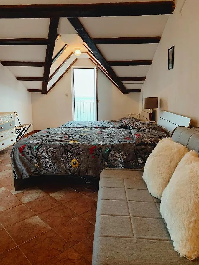 Villa Mihaela Apartman Icici